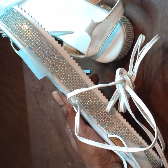 Wrap Around Sandals - Picture 4 of 6